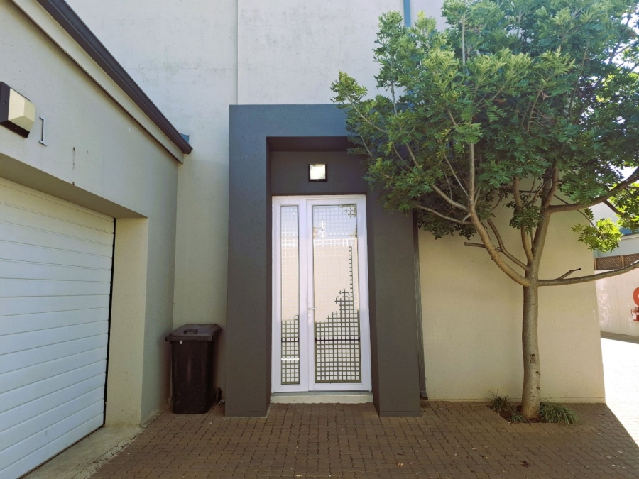 To Let 3 Bedroom Property for Rent in Brooklyn Gauteng