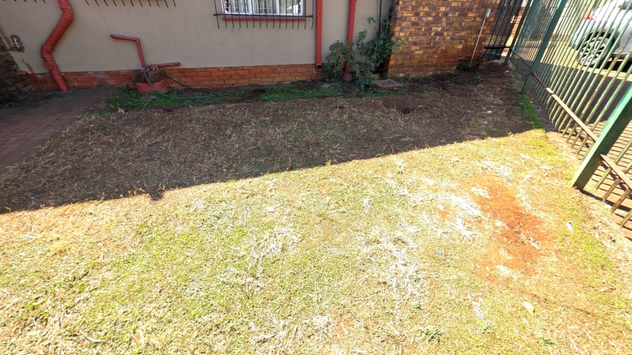 To Let 2 Bedroom Property for Rent in Erasmia Gauteng