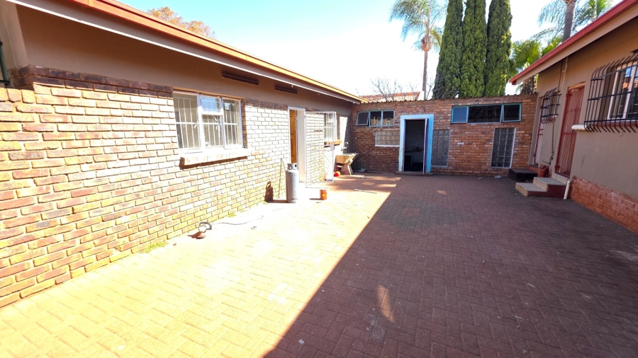 To Let 2 Bedroom Property for Rent in Erasmia Gauteng