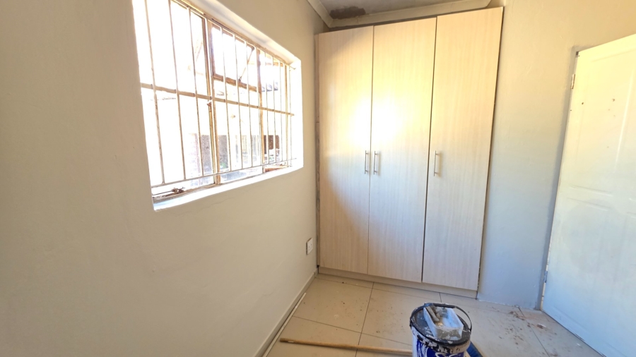 To Let 2 Bedroom Property for Rent in Erasmia Gauteng