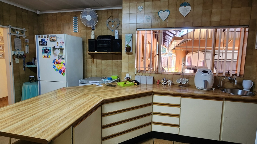 3 Bedroom Property for Sale in Dorandia Gauteng
