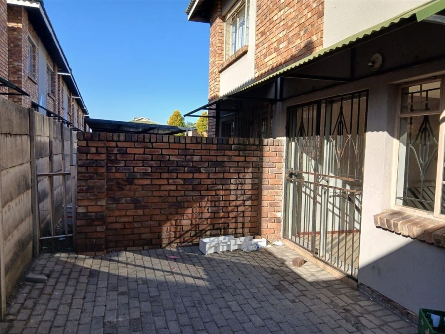 2 Bedroom Property for Sale in Edleen Gauteng