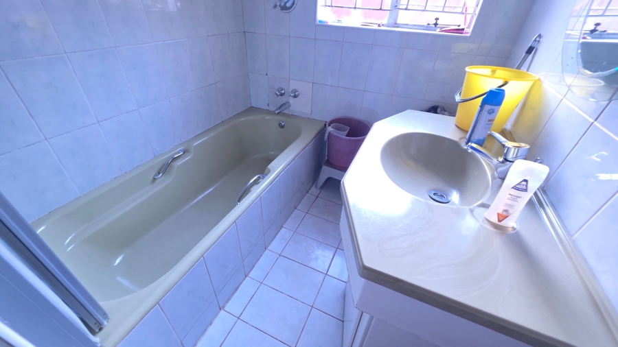 4 Bedroom Property for Sale in Laudium Gauteng