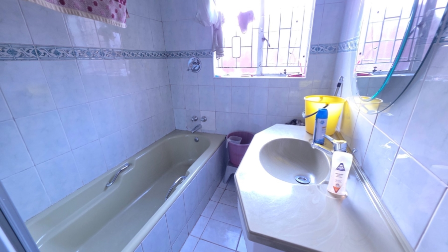 4 Bedroom Property for Sale in Laudium Gauteng