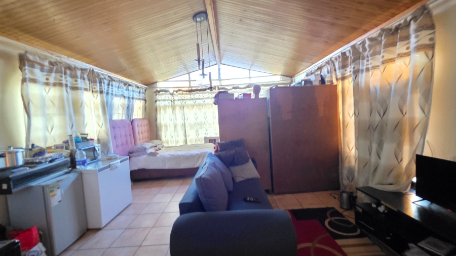 4 Bedroom Property for Sale in Laudium Gauteng