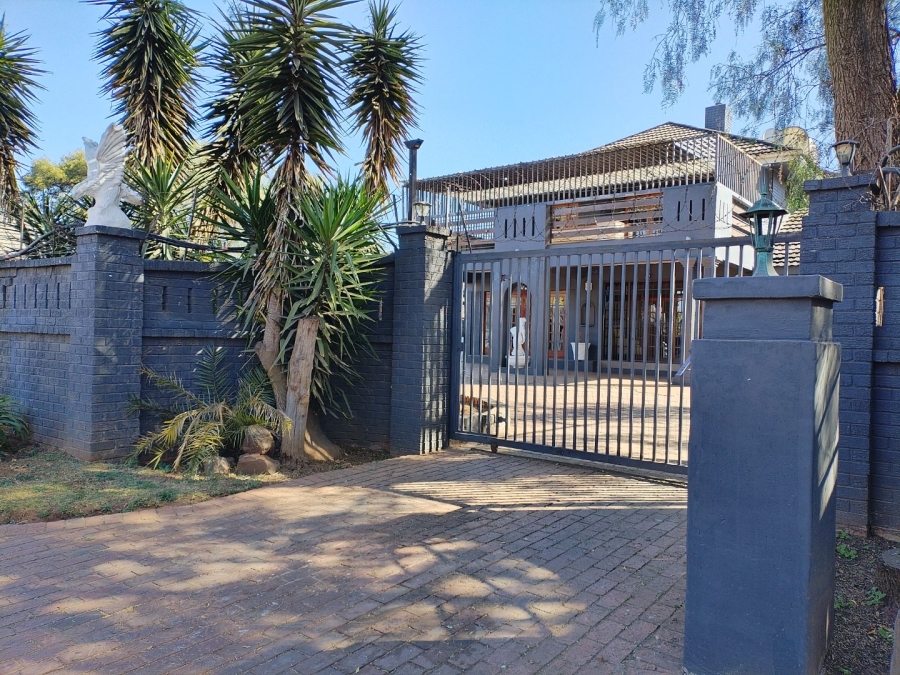 12 Bedroom Property for Sale in Petersfield Gauteng