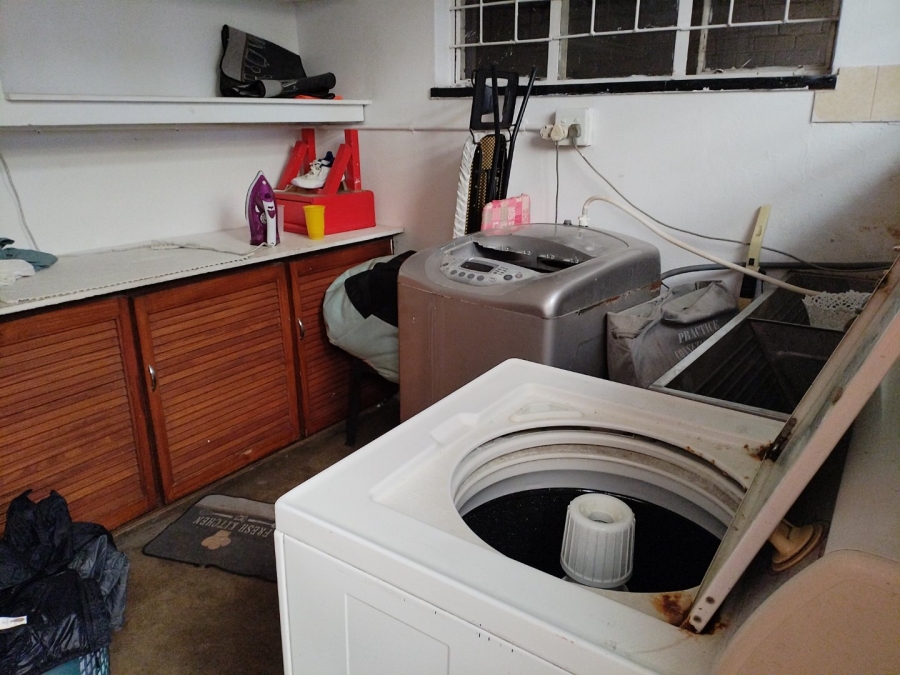 12 Bedroom Property for Sale in Petersfield Gauteng