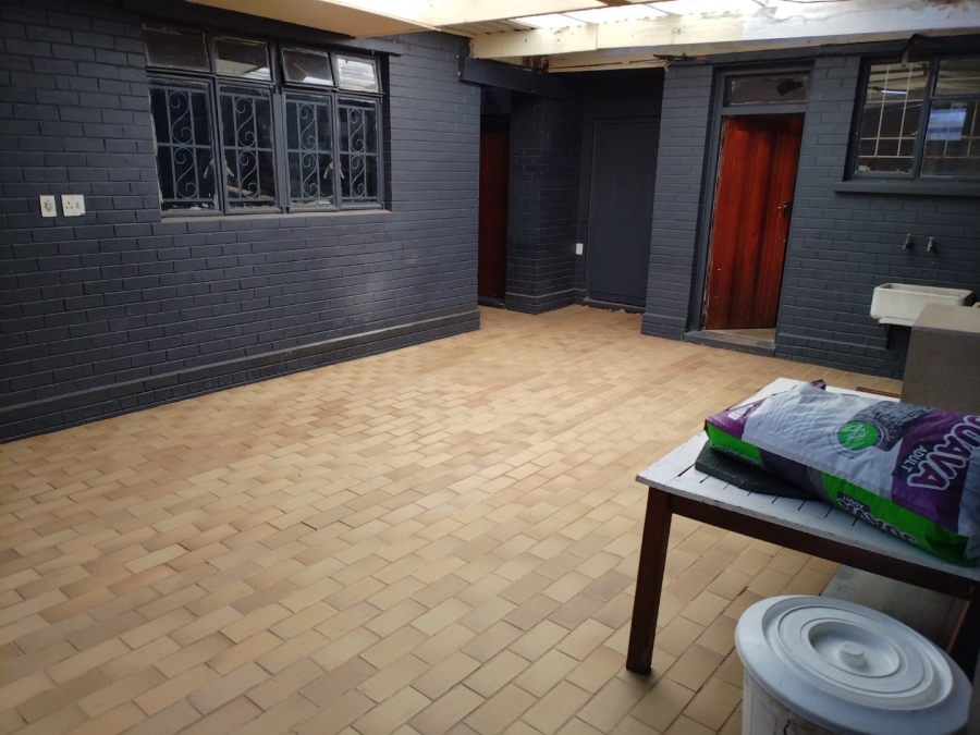 12 Bedroom Property for Sale in Petersfield Gauteng
