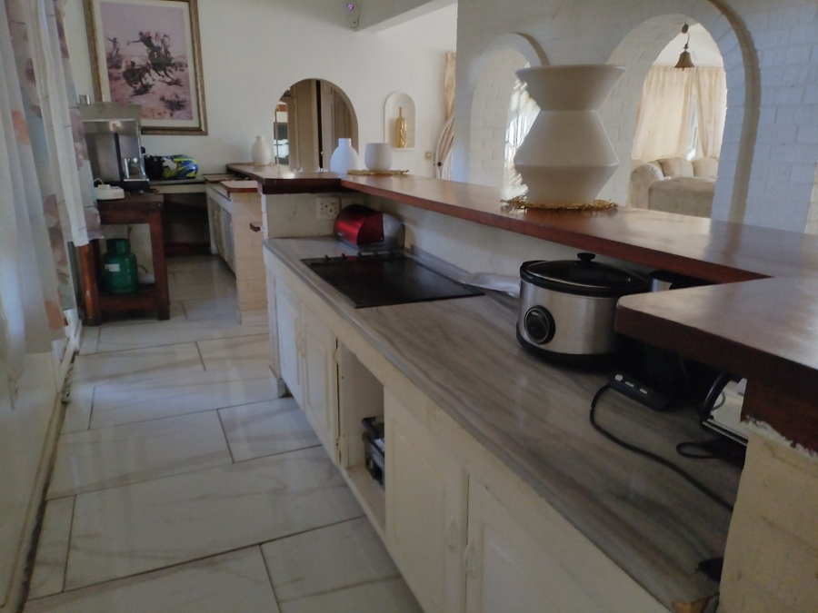 12 Bedroom Property for Sale in Petersfield Gauteng