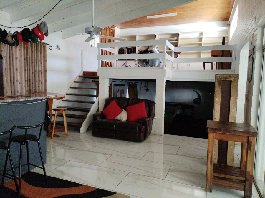 12 Bedroom Property for Sale in Petersfield Gauteng