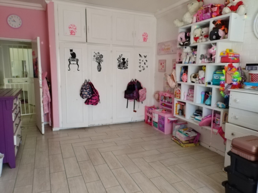 12 Bedroom Property for Sale in Petersfield Gauteng