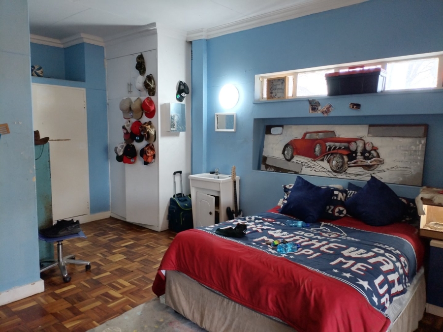 12 Bedroom Property for Sale in Petersfield Gauteng