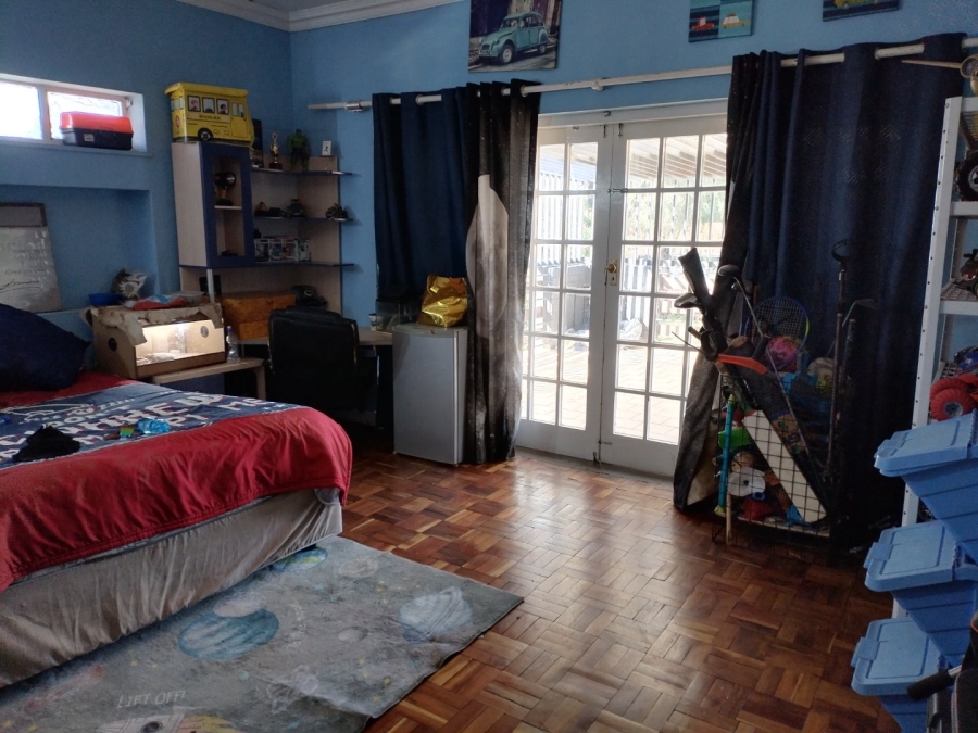12 Bedroom Property for Sale in Petersfield Gauteng