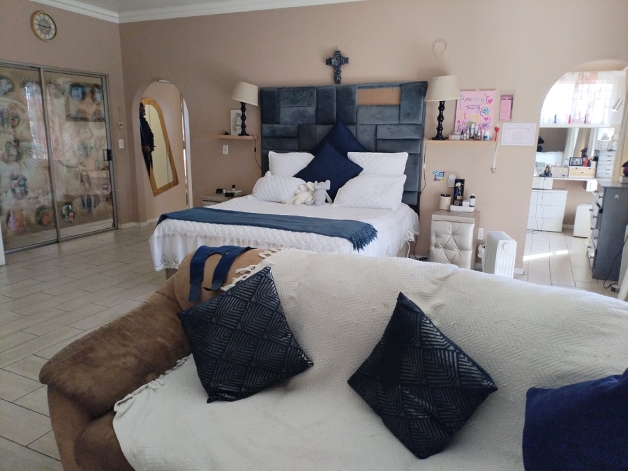 12 Bedroom Property for Sale in Petersfield Gauteng