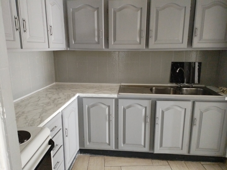 12 Bedroom Property for Sale in Petersfield Gauteng