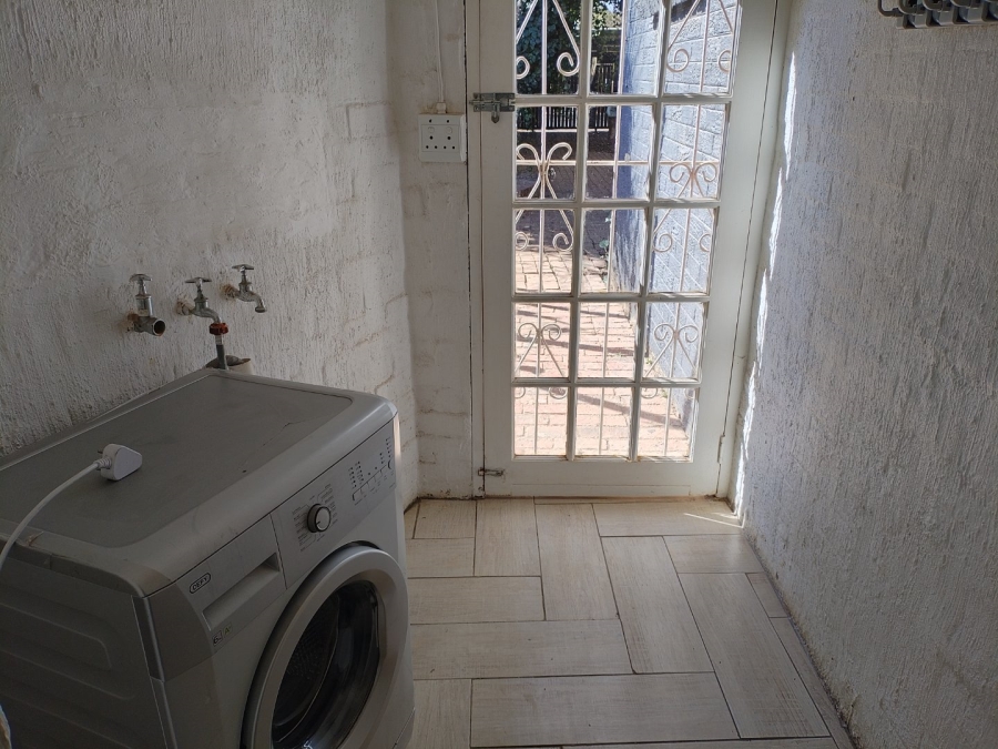 12 Bedroom Property for Sale in Petersfield Gauteng