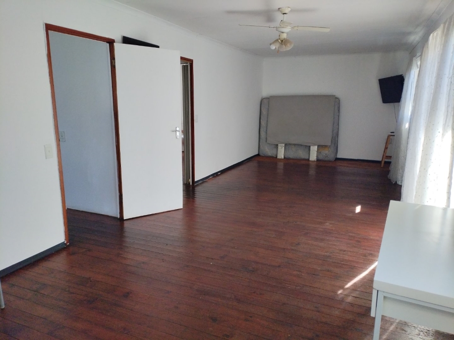 12 Bedroom Property for Sale in Petersfield Gauteng
