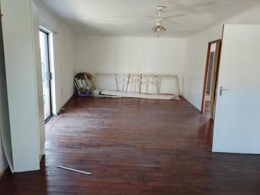 12 Bedroom Property for Sale in Petersfield Gauteng
