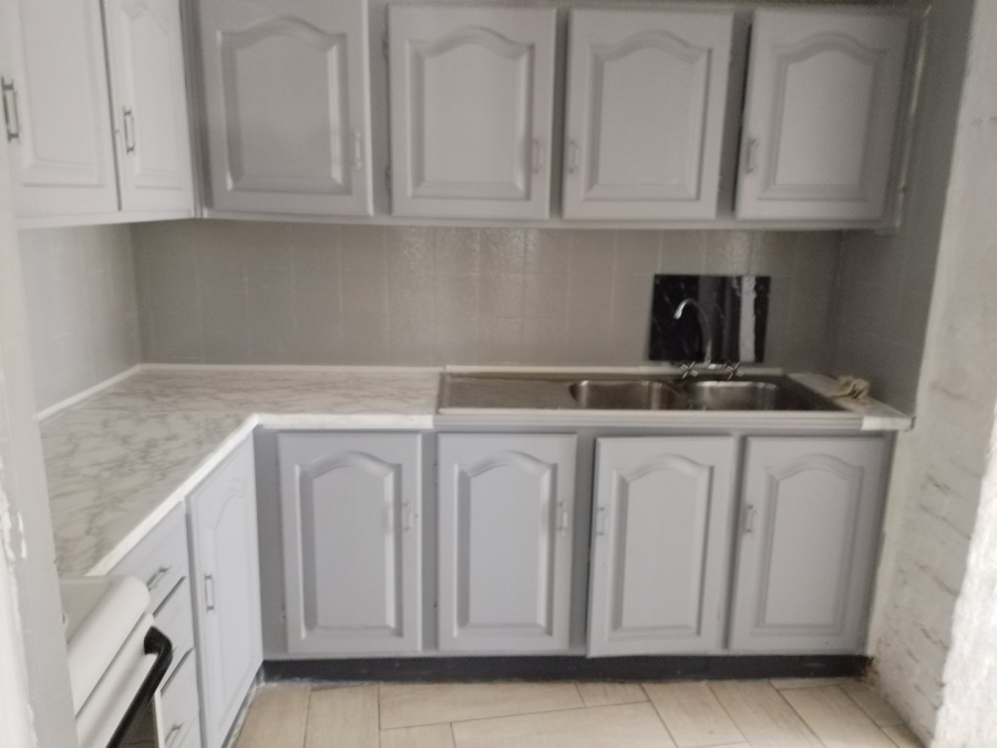 12 Bedroom Property for Sale in Petersfield Gauteng