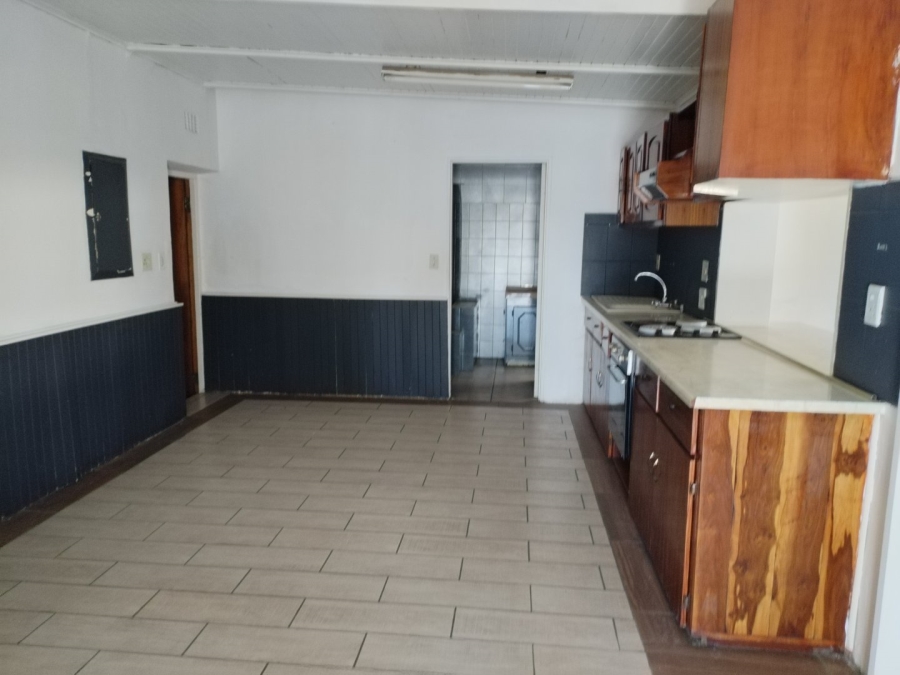 12 Bedroom Property for Sale in Petersfield Gauteng