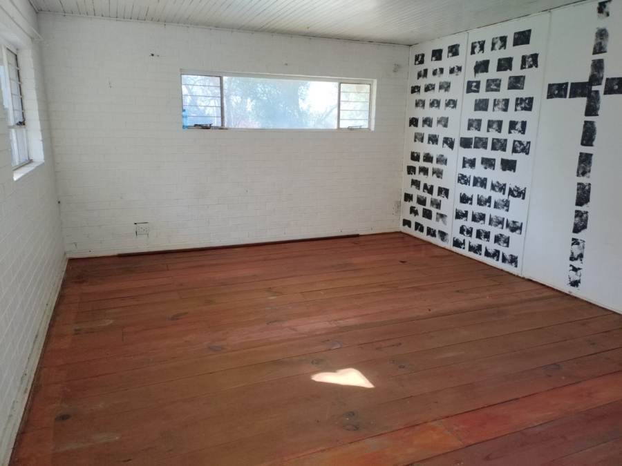 12 Bedroom Property for Sale in Petersfield Gauteng