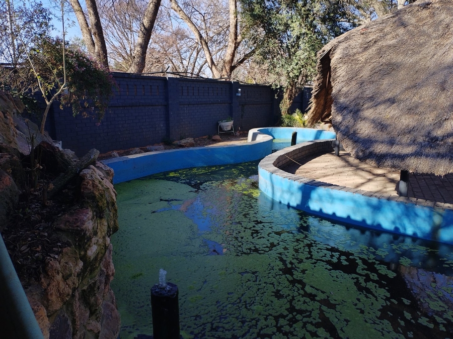 12 Bedroom Property for Sale in Petersfield Gauteng