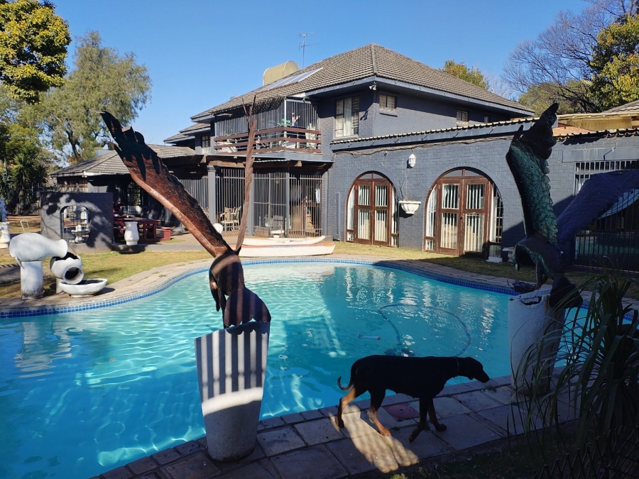12 Bedroom Property for Sale in Petersfield Gauteng