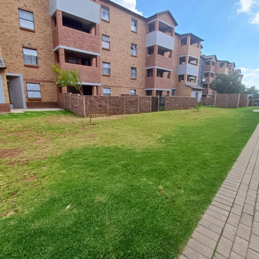 2 Bedroom Property for Sale in Heuweloord Gauteng