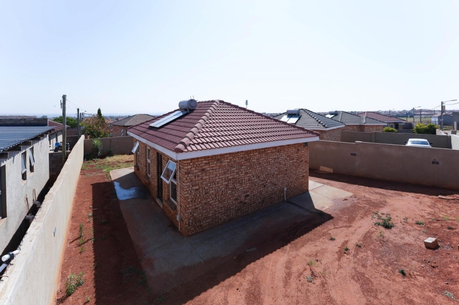 3 Bedroom Property for Sale in Lehae Gauteng