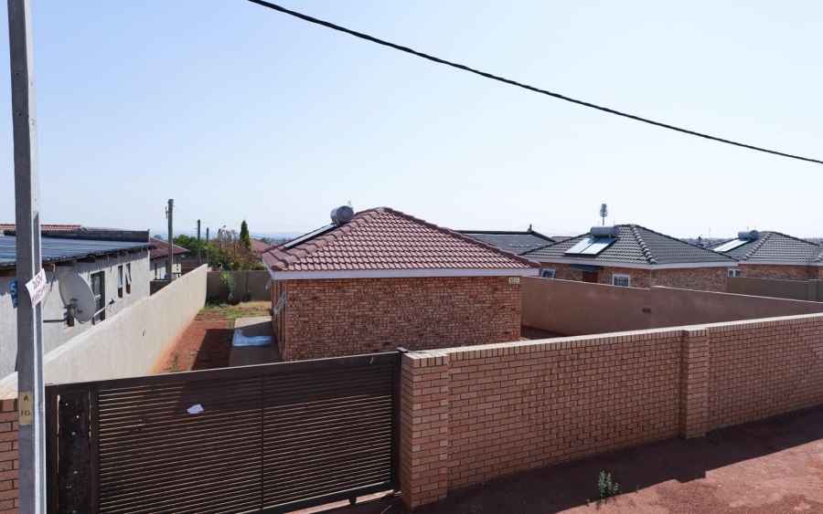 3 Bedroom Property for Sale in Lehae Gauteng