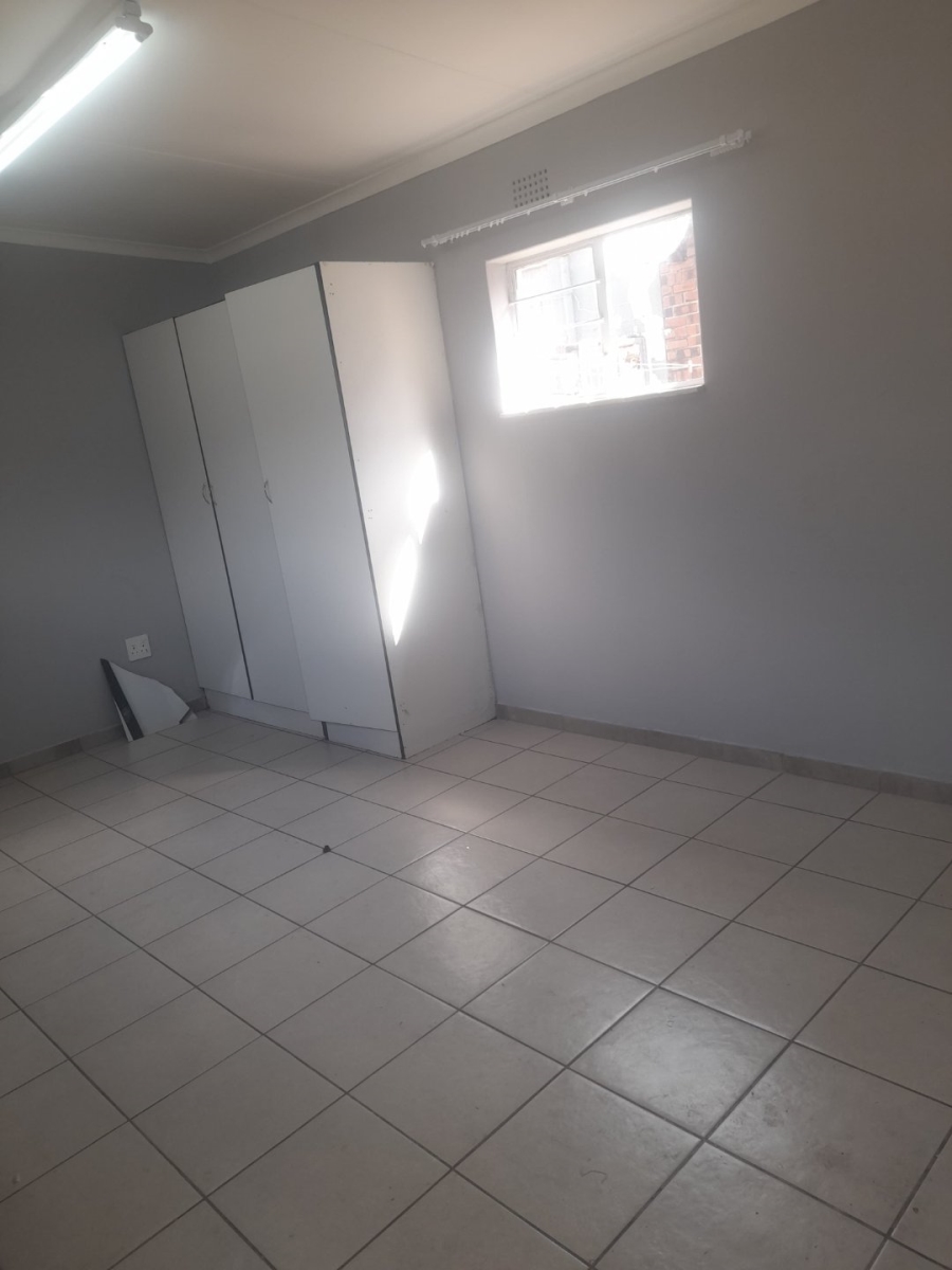 To Let 1 Bedroom Property for Rent in Kensington Gauteng