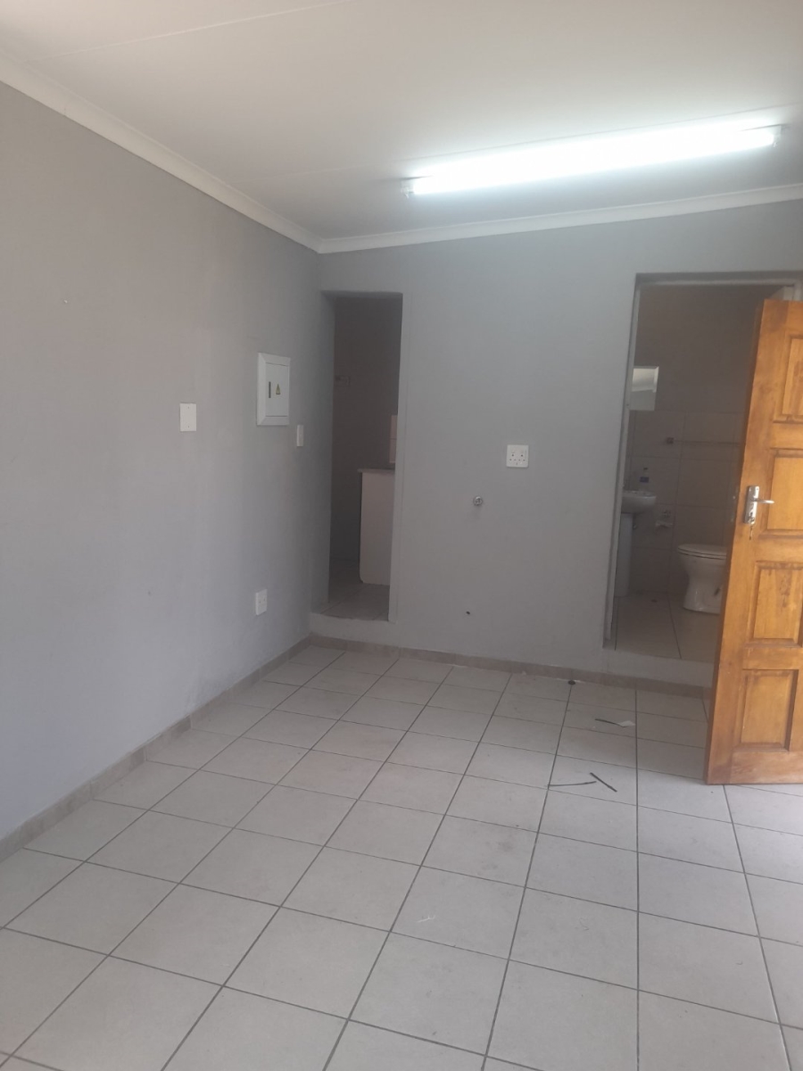 To Let 1 Bedroom Property for Rent in Kensington Gauteng