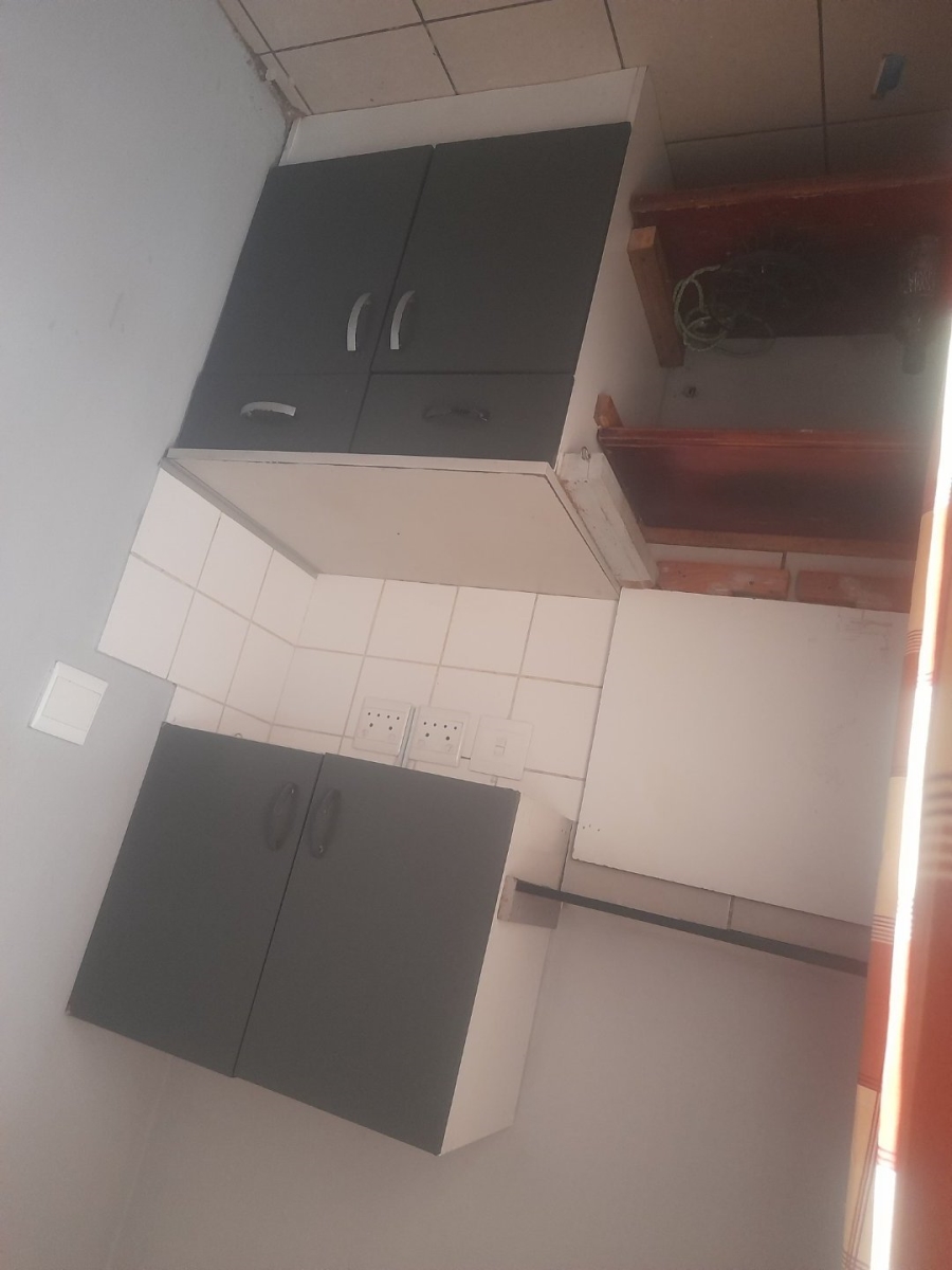 To Let 1 Bedroom Property for Rent in Kensington Gauteng