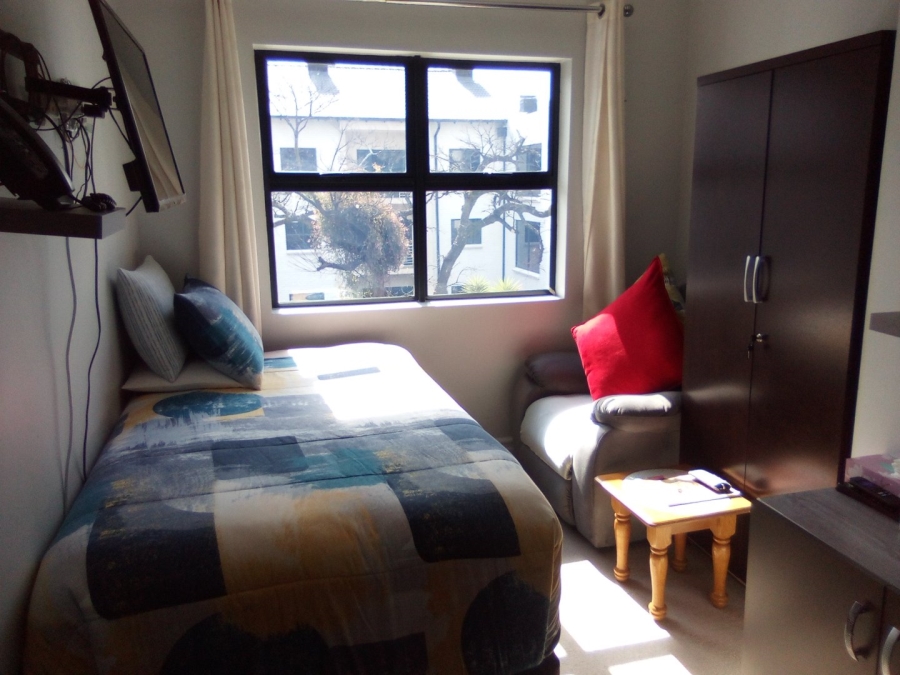 1 Bedroom Property for Sale in Beverley Gauteng