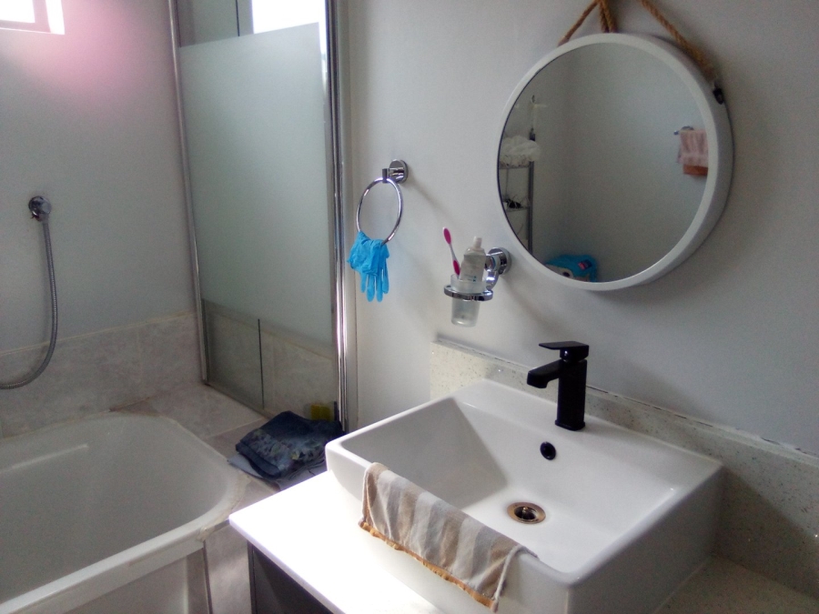 1 Bedroom Property for Sale in Beverley Gauteng