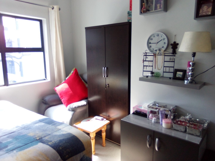 1 Bedroom Property for Sale in Beverley Gauteng