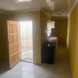 To Let 1 Bedroom Property for Rent in Mondeor Gauteng