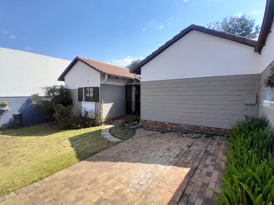 2 Bedroom Property for Sale in Halfway Gardens Gauteng