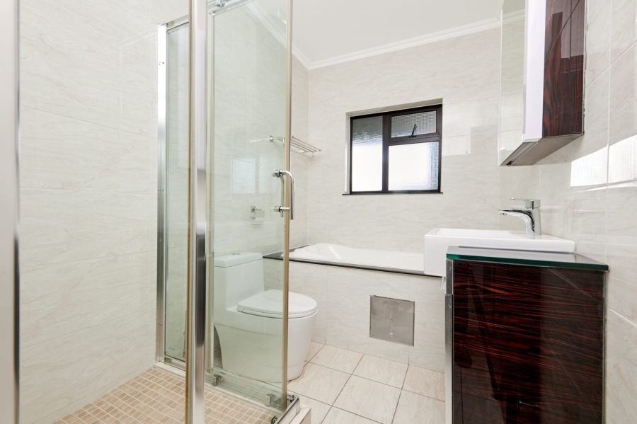 To Let 2 Bedroom Property for Rent in Fourways Gauteng