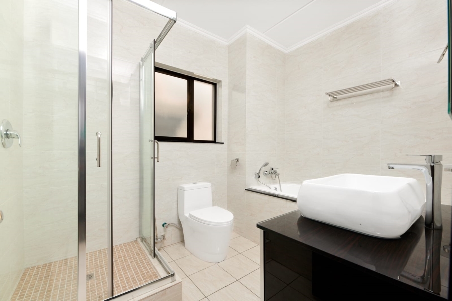 To Let 2 Bedroom Property for Rent in Fourways Gauteng