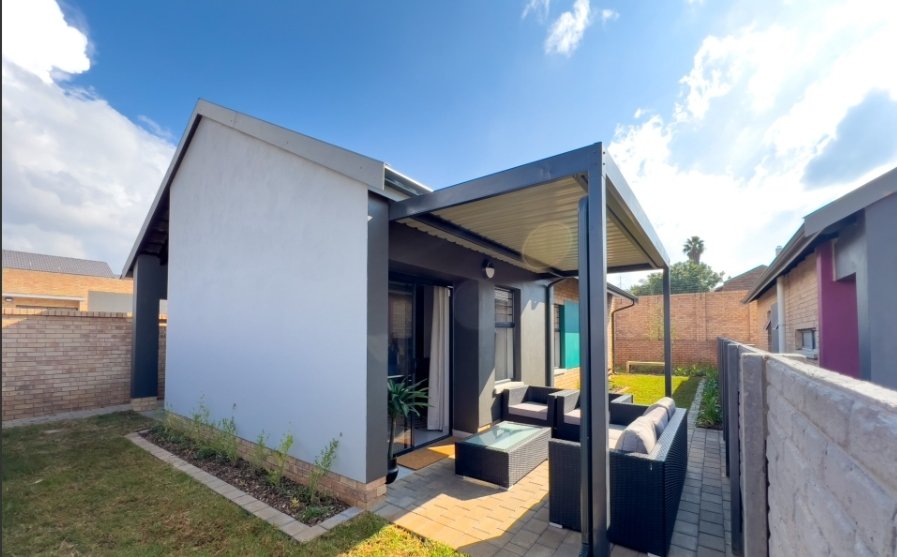 3 Bedroom Property for Sale in Heuweloord Gauteng