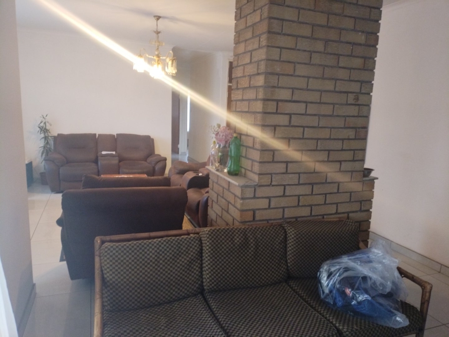 3 Bedroom Property for Sale in Strubenvale Gauteng
