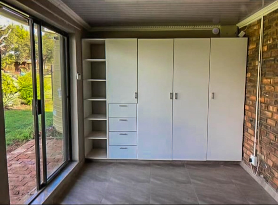 To Let 2 Bedroom Property for Rent in Doornrandje Gauteng