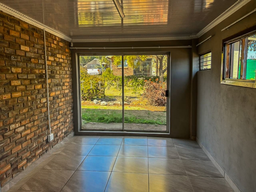 To Let 2 Bedroom Property for Rent in Doornrandje Gauteng