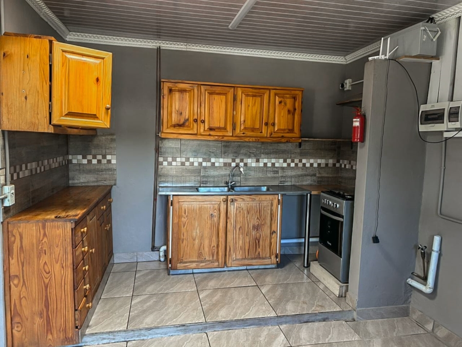 To Let 2 Bedroom Property for Rent in Doornrandje Gauteng
