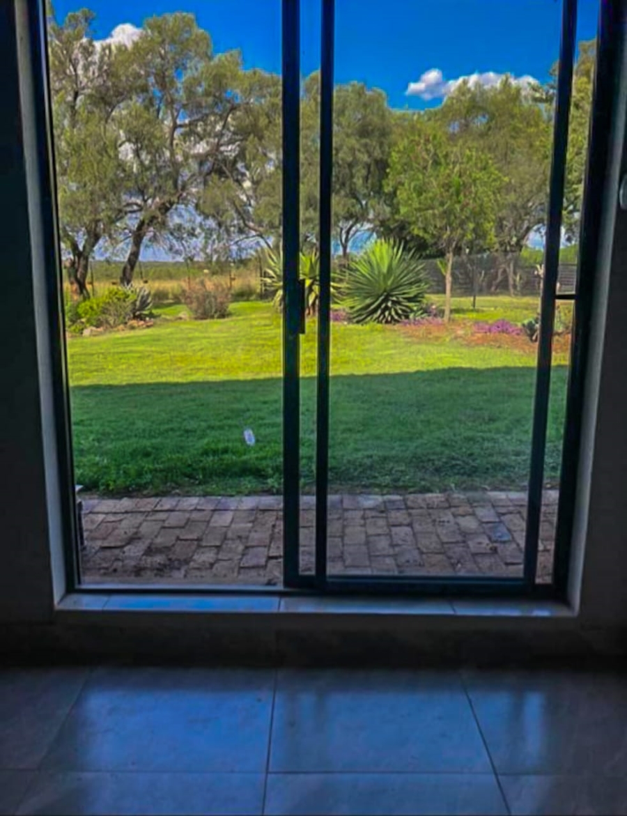 To Let 2 Bedroom Property for Rent in Doornrandje Gauteng
