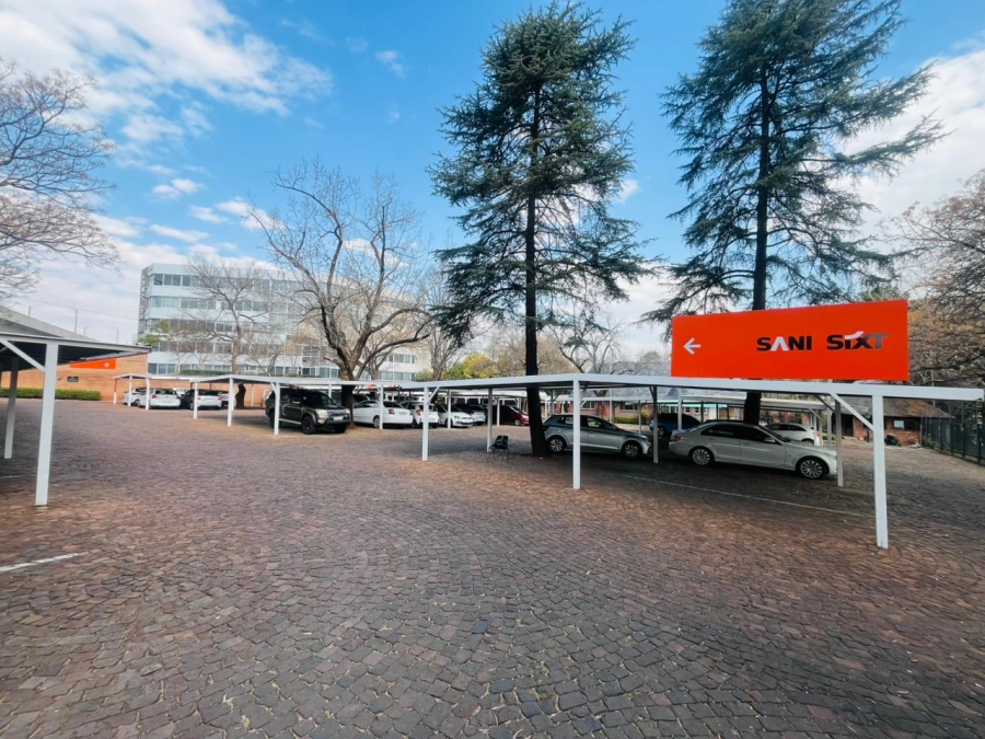  Bedroom Property for Sale in Die Hoewes Gauteng