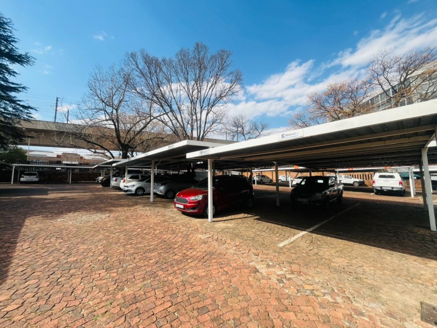  Bedroom Property for Sale in Die Hoewes Gauteng