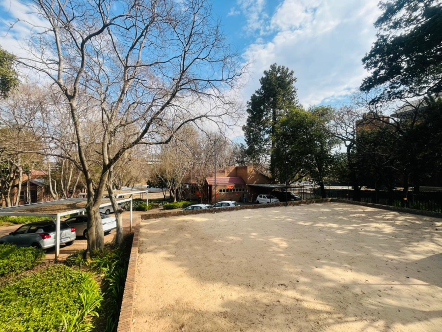  Bedroom Property for Sale in Die Hoewes Gauteng