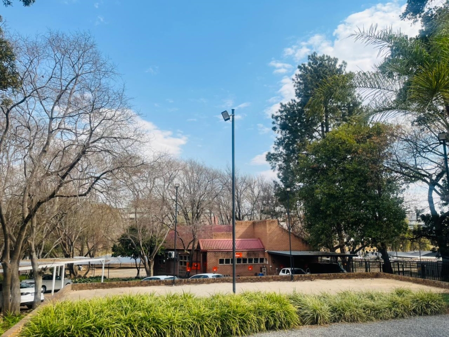  Bedroom Property for Sale in Die Hoewes Gauteng